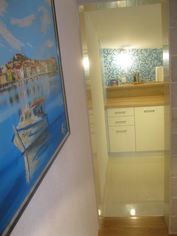 Apartments Paola Makarska Rum bild