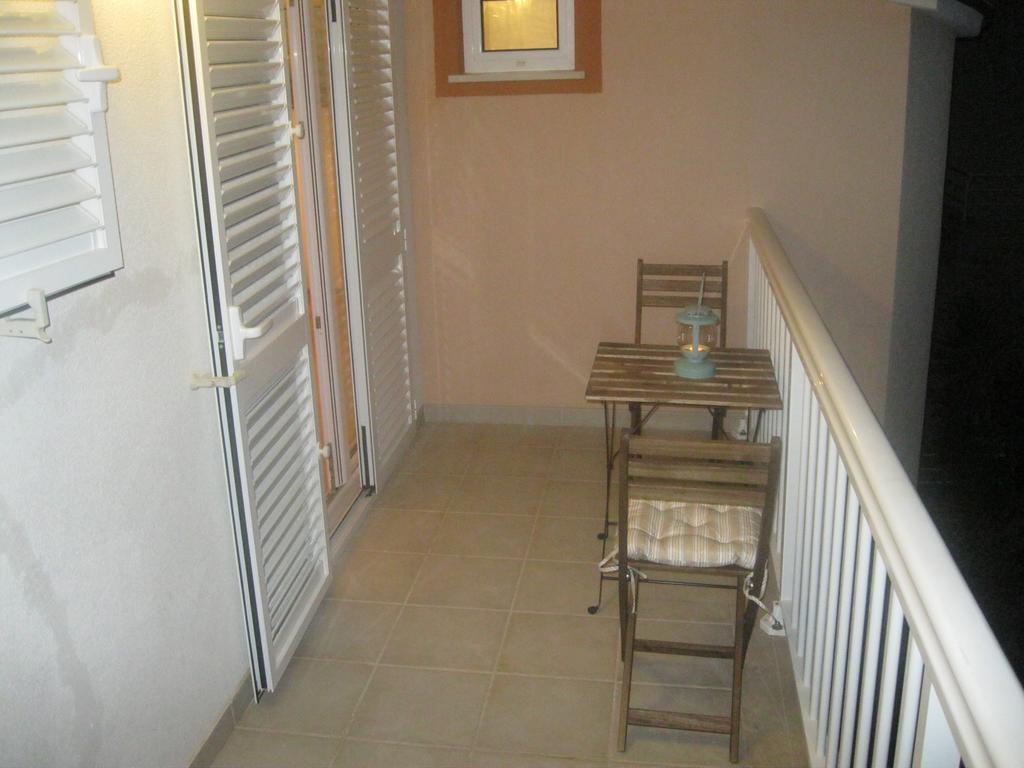 Apartments Paola Makarska Rum bild